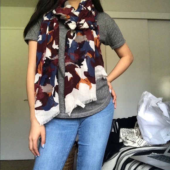 Loft scarf - Picture 2 of 2